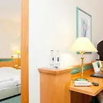 吕根岛公园酒店