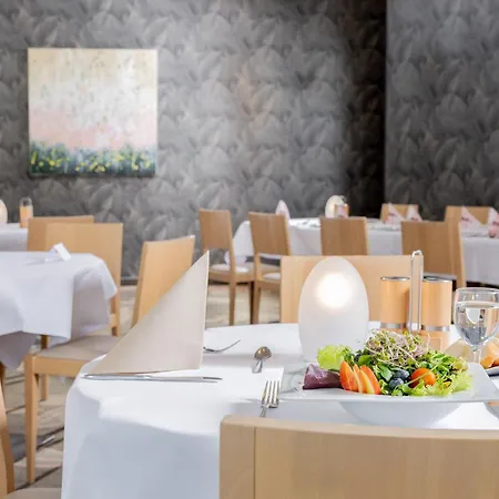 Parkhotel Ruegen מלון 4*