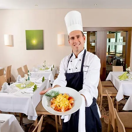 Parkhotel Ruegen מלון 4*