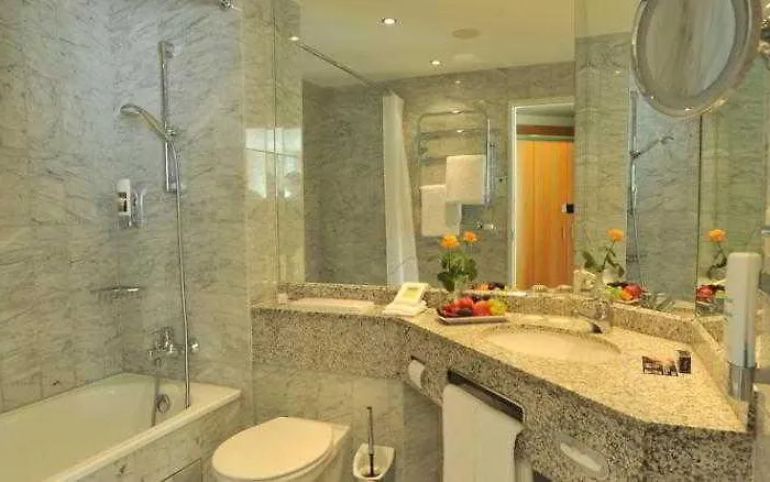 Parkhotel Ruegen 4* ברגן